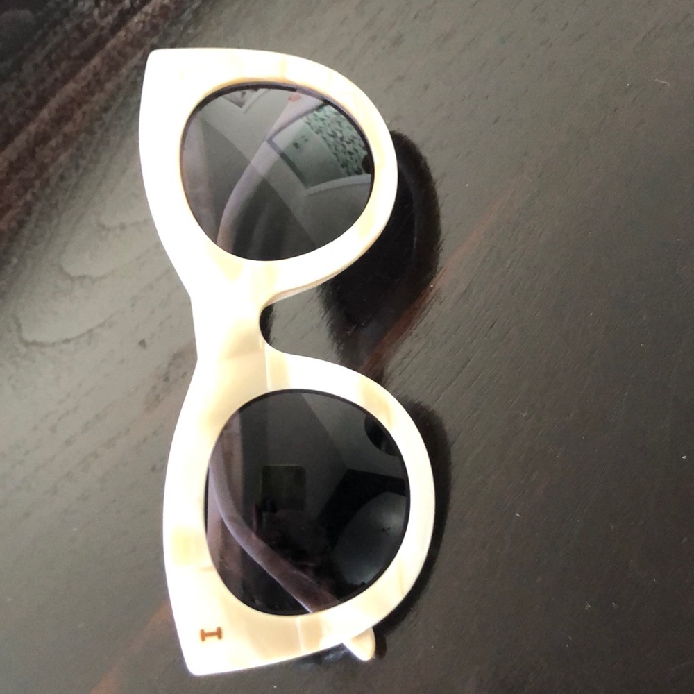 Illesteva boca Pearl cat eye sunglasses